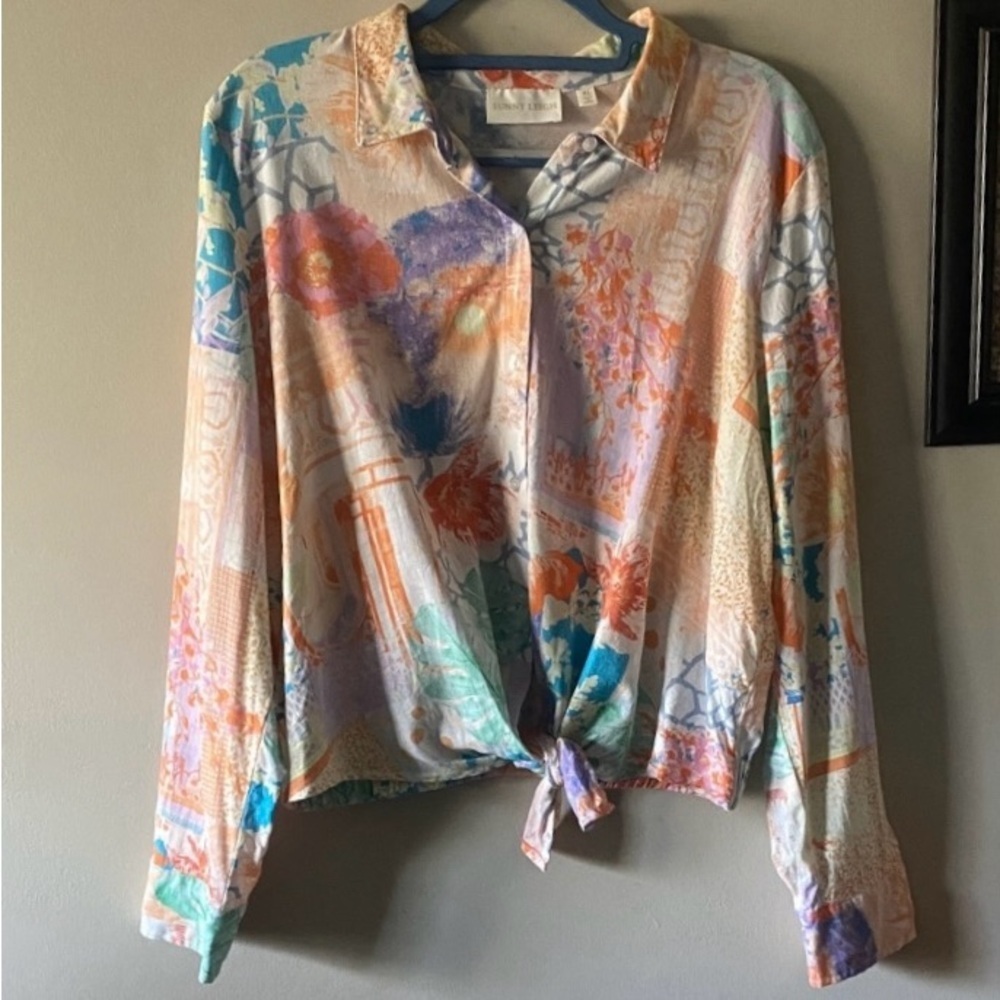 Sunny Leigh Pastel Floral Button-Front Tie Hem Shirt